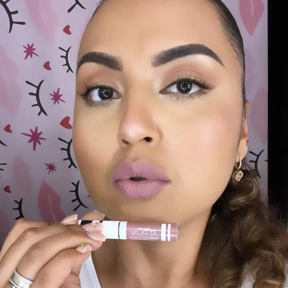 Mary Kay At play Lip Kit Set #1 Kiss Me In Soho. - Picture 2 of 5